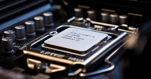 Intel и AMD приостановили поставки процессоров на территорию России