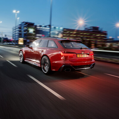 AUDI RS6 RED