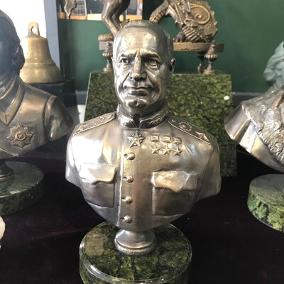 Jukov bust