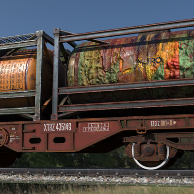 Wagons: Metro 2033 Last light & Whiskey Johnnie Walker Black-label.